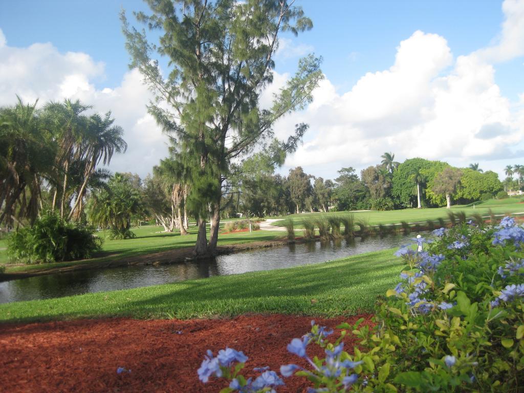 Hollywood Beach Golf Resort 외부 사진